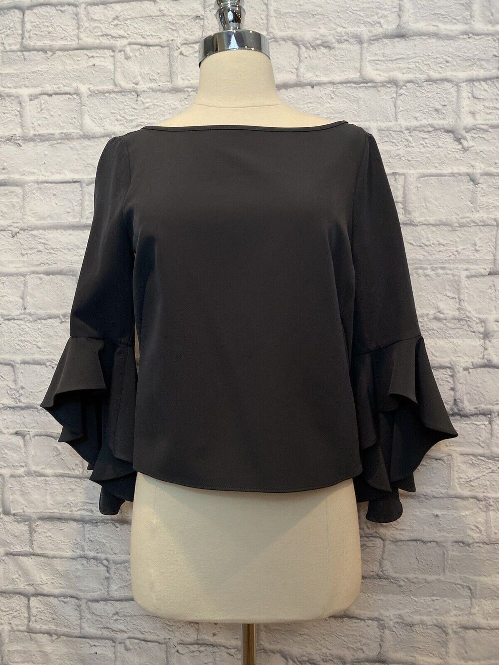Milly Women's Top Bolero Black Flutter Sleeve Side Button Scoop Back Size 2 A588